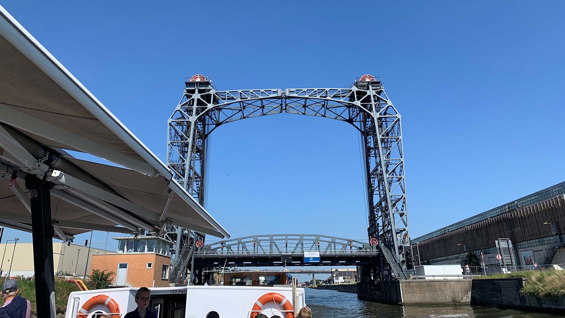 ブリュッセル運河巡り　ブダ橋